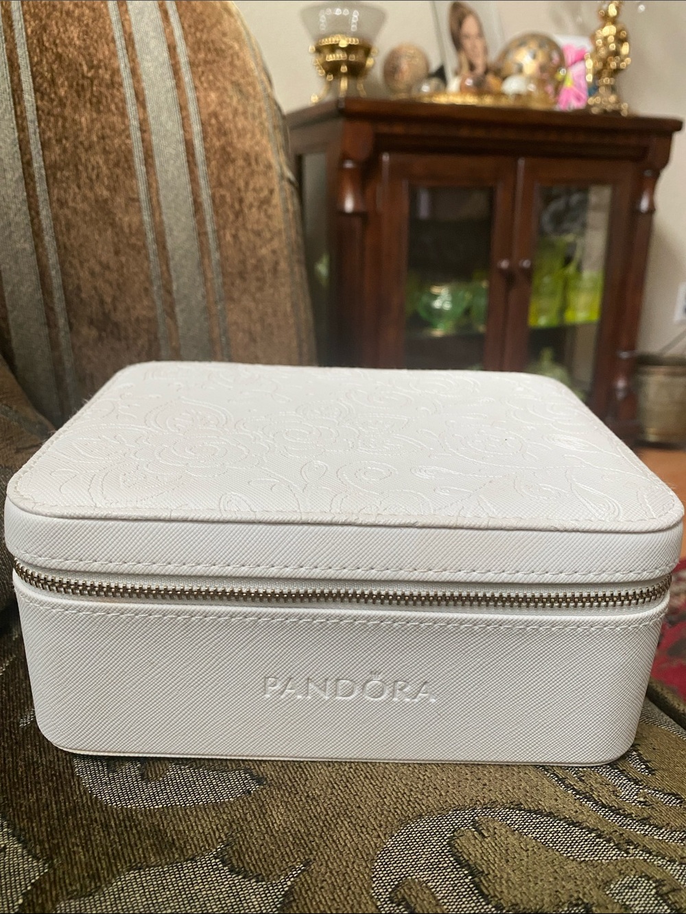 Pandora White Embossed Zip Jewelry Case